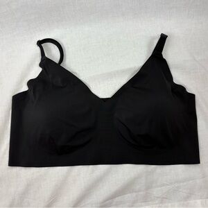 True & Co Women's Adjustable Strap Triangle V-Neck Black Bra